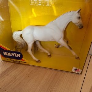 Breyer #495 Original “Gem Twist” Show Jumper